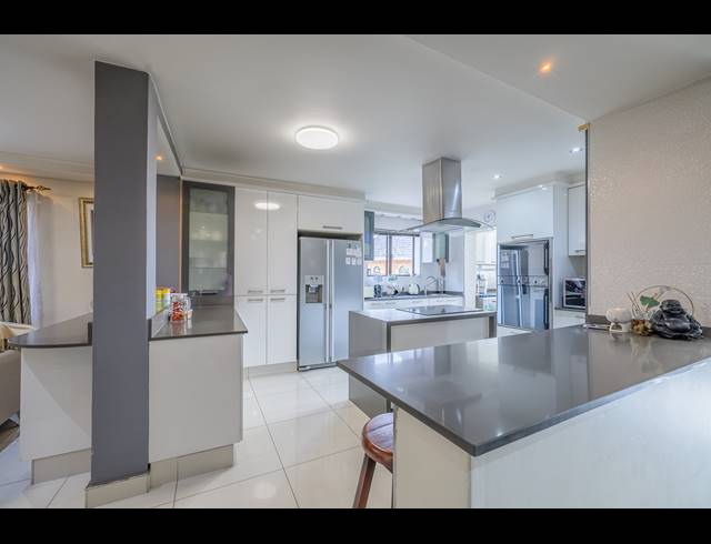 9 BEDROOM HOUSE FOR SALE IN WESTVILLE